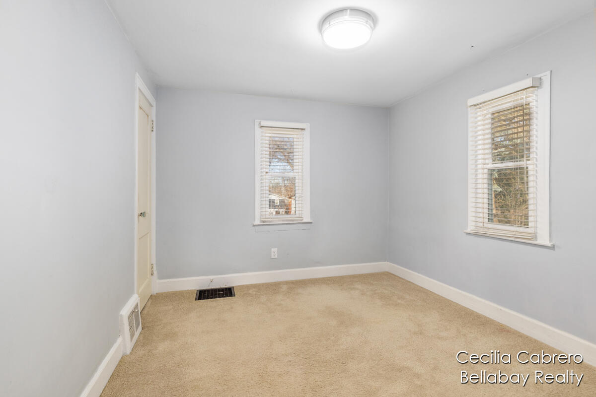 617 Wright Street NE