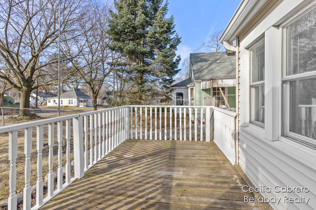 617 Wright Street NE