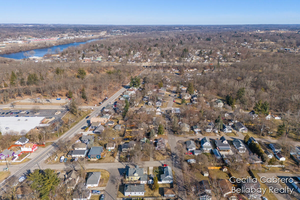 617 Wright Street NE