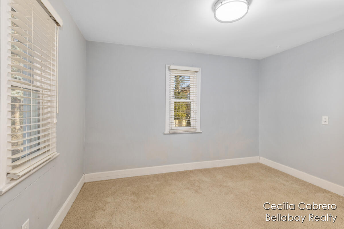 617 Wright Street NE