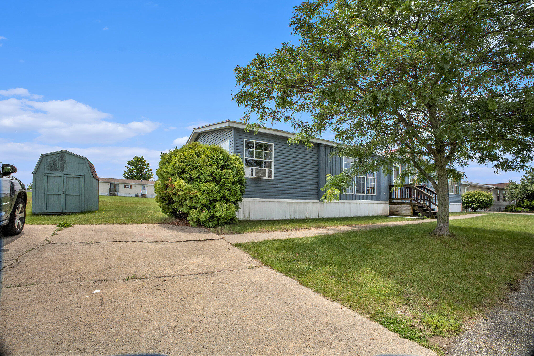 828 Buttonwood