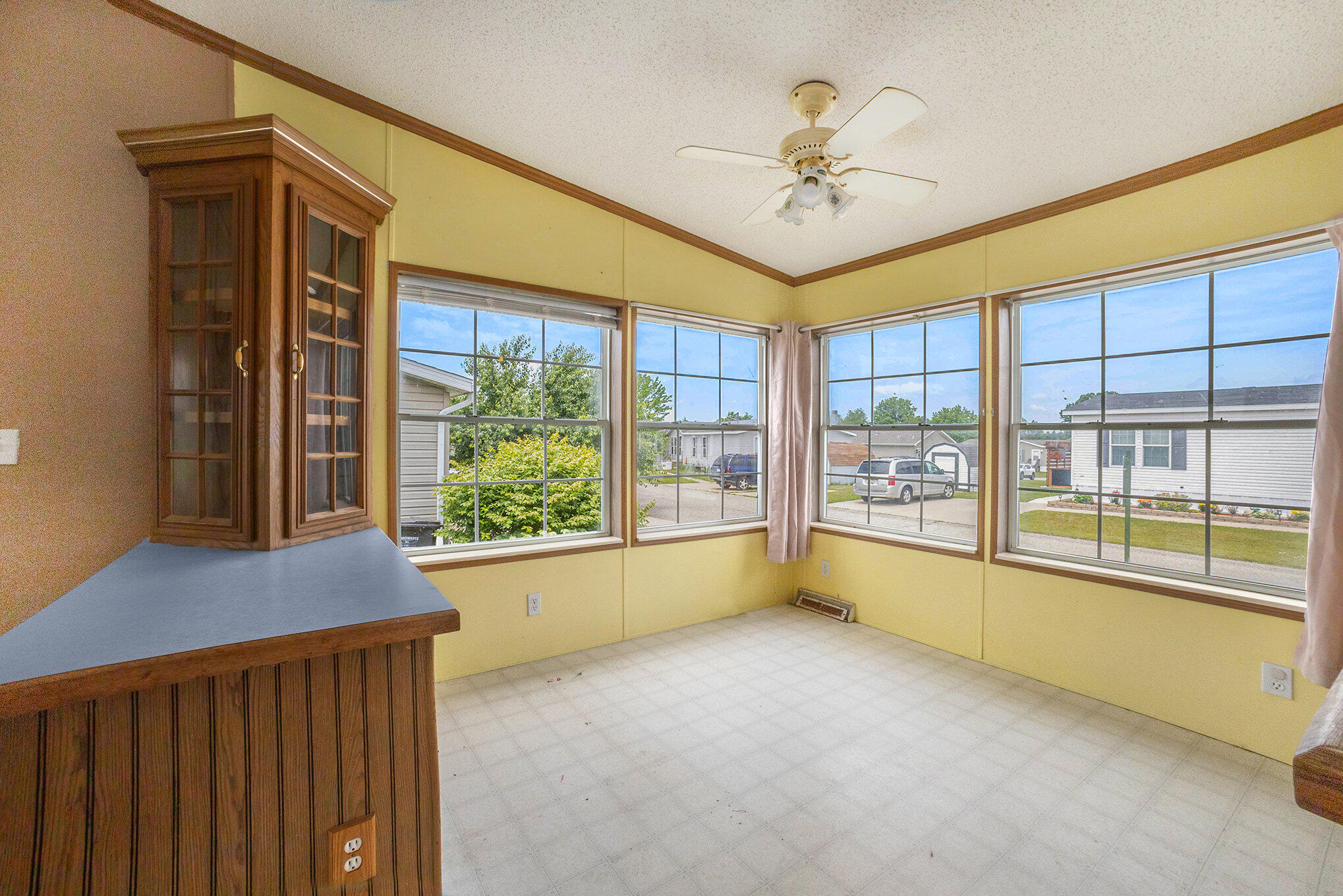 828 Buttonwood