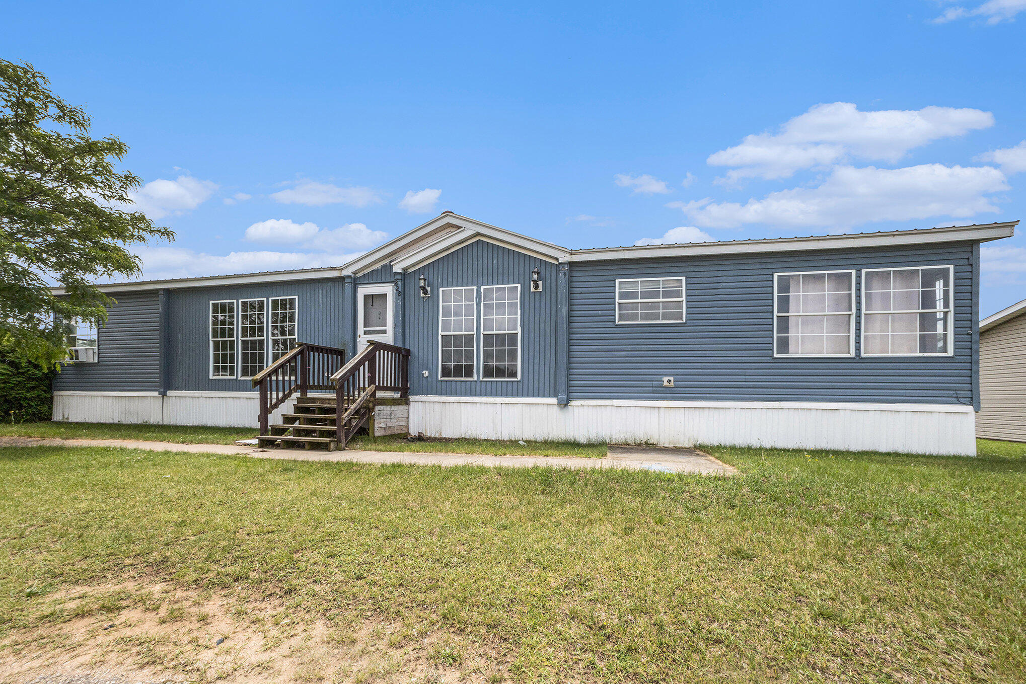 828 Buttonwood