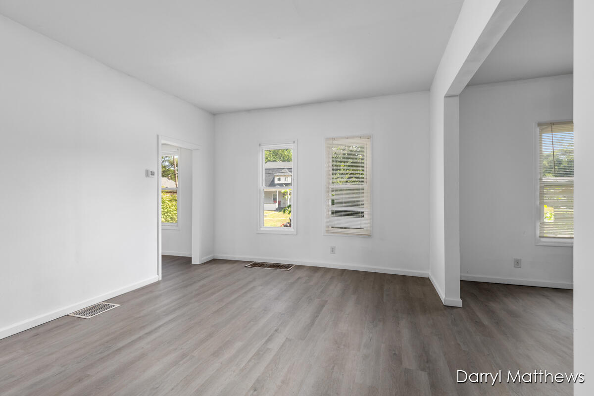 374 W Southern Avenue