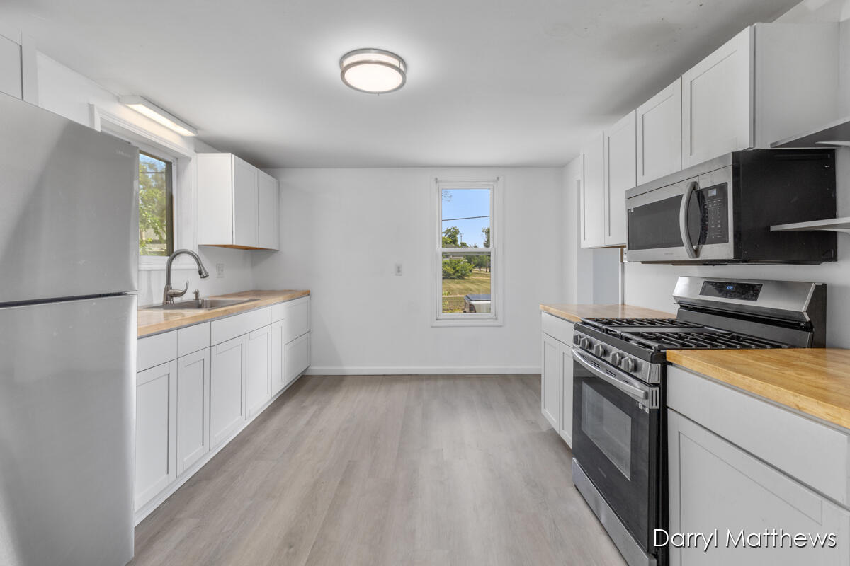 374 W Southern Avenue