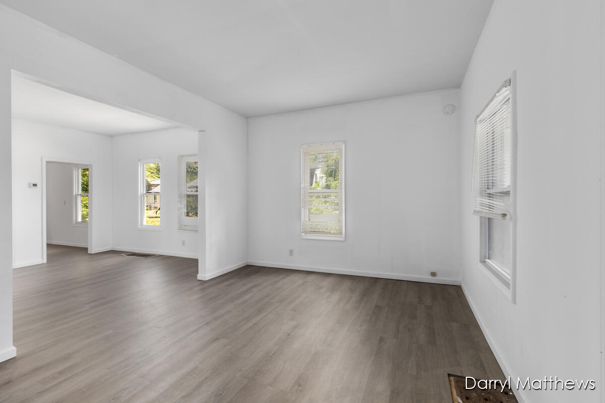 374 W Southern Avenue