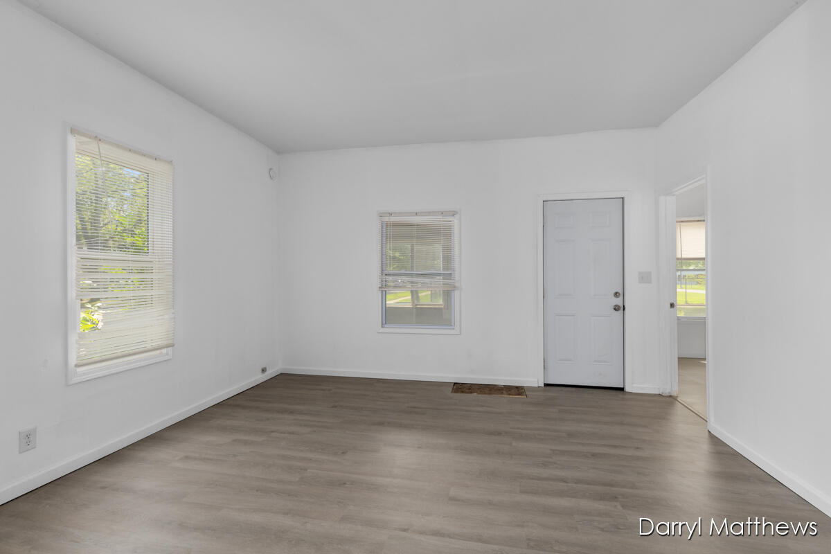 374 W Southern Avenue