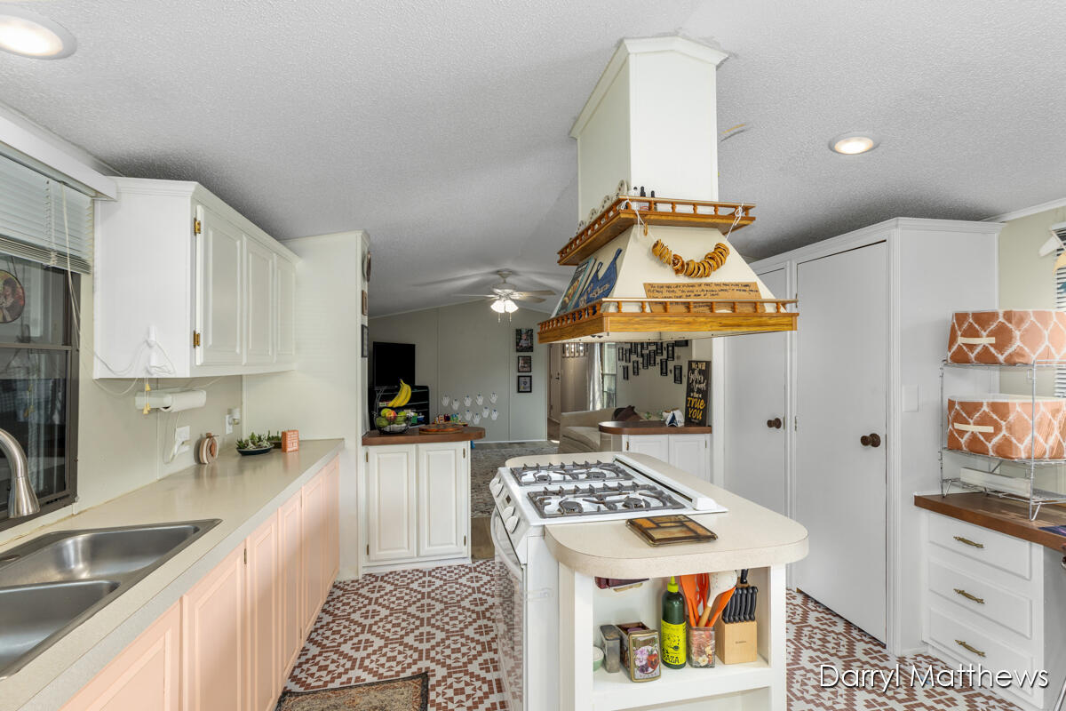 5772 Pinebrook Avenue SE