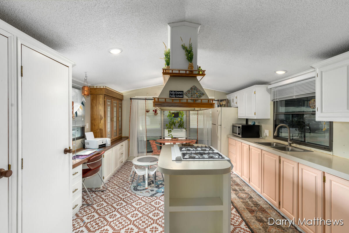 5772 Pinebrook Avenue SE