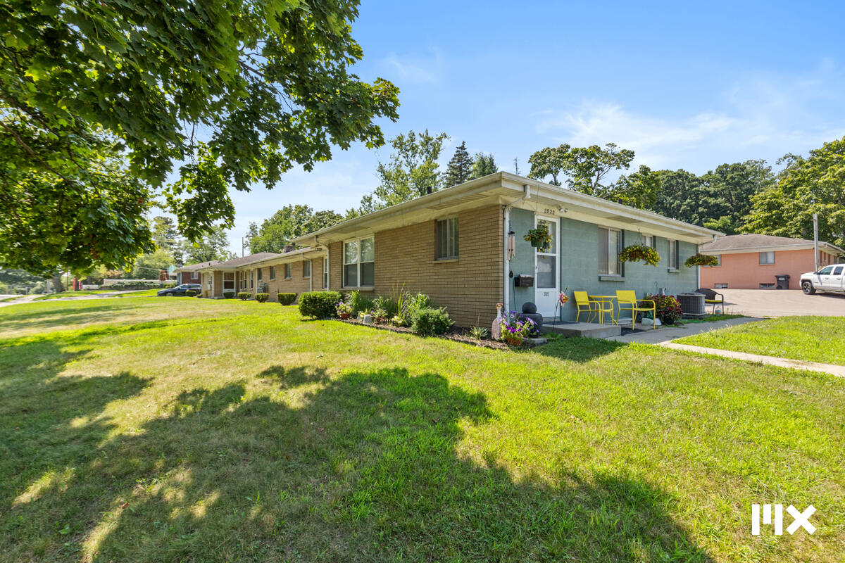 2826 S Burdick Street