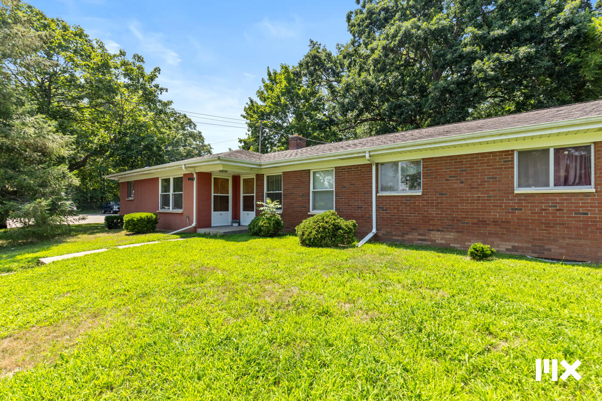 2826 S Burdick Street