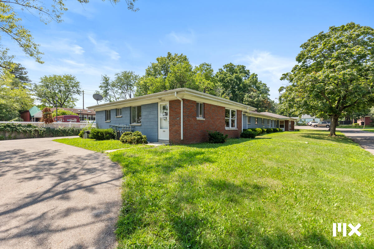 2826 S Burdick Street