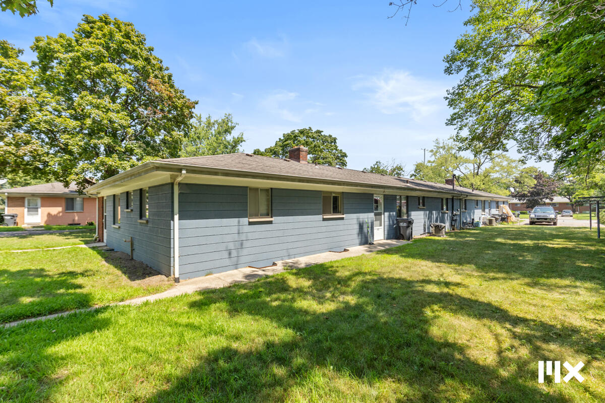 2826 S Burdick Street