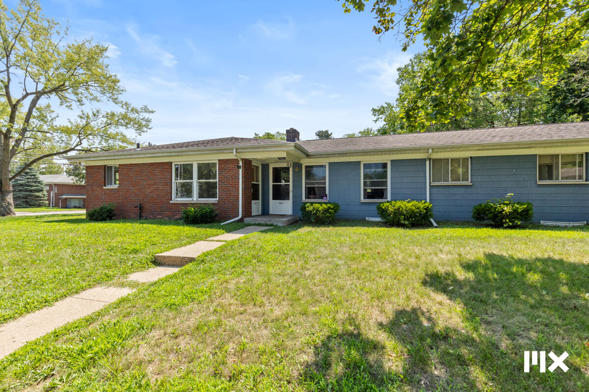 2826 S Burdick Street