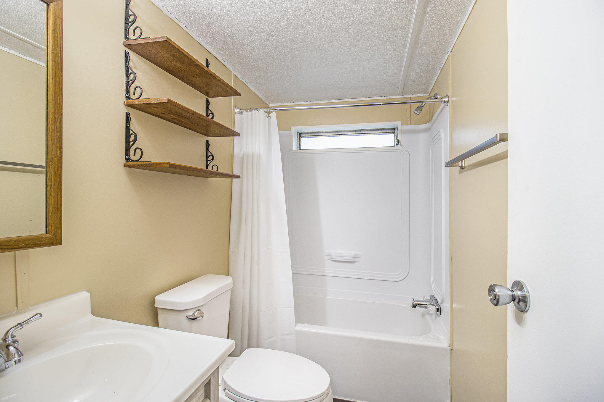 8314 S Poplar Avenue