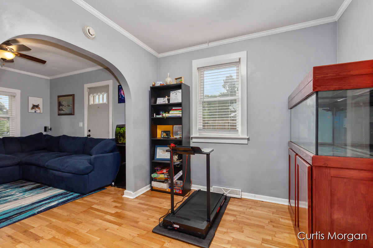 210 Mardell Place SW