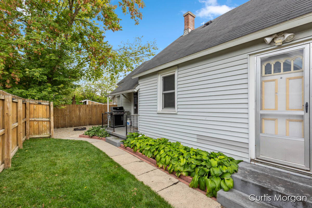 210 Mardell Place SW