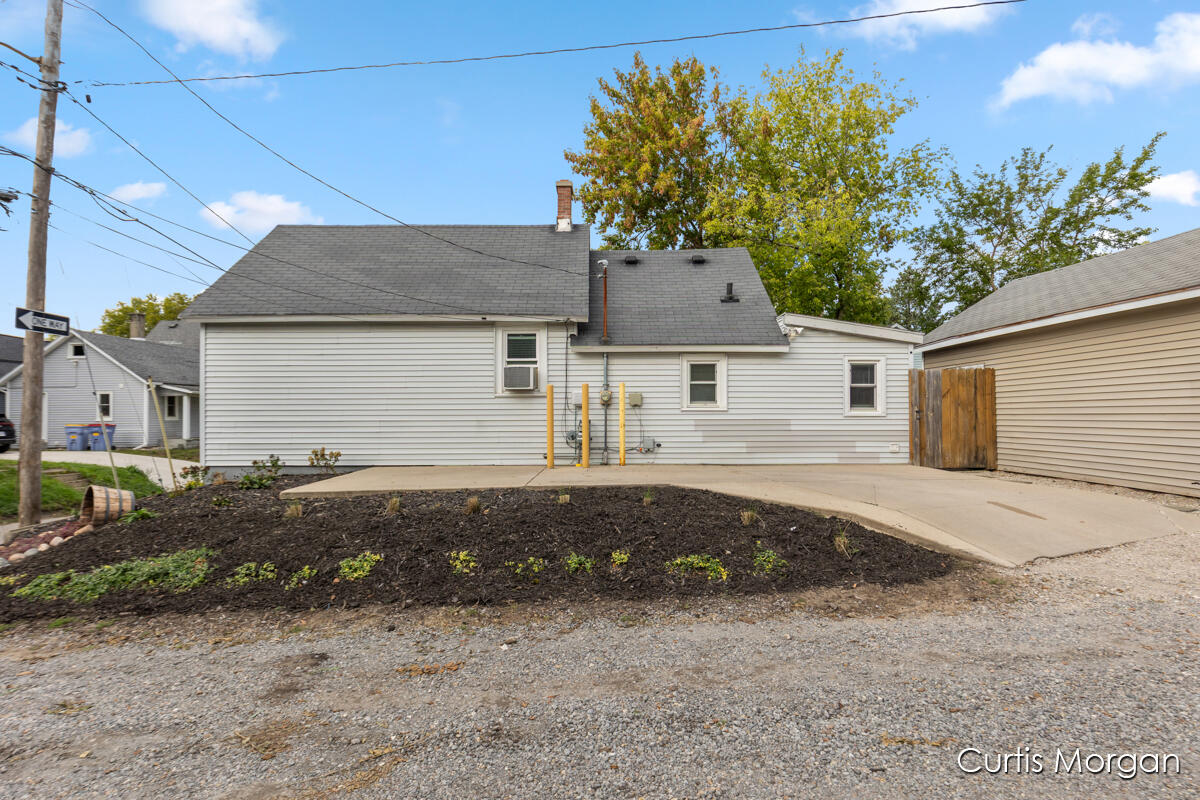 210 Mardell Place SW