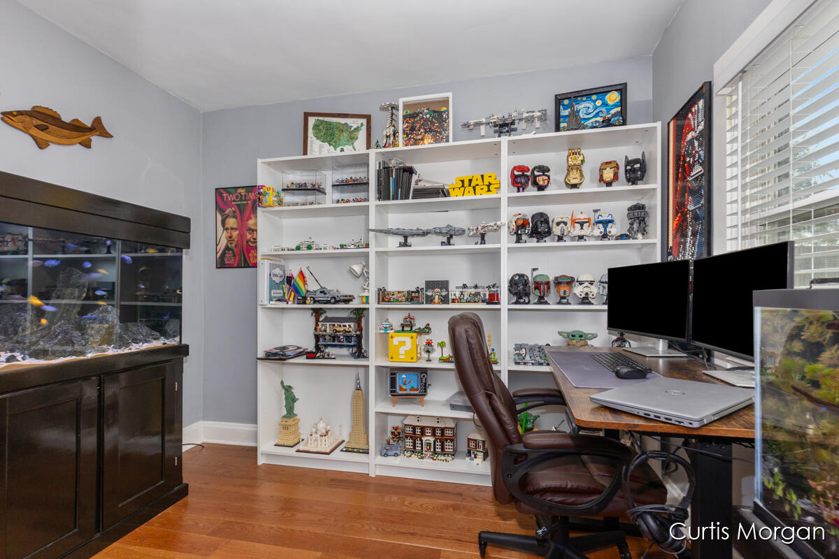 210 Mardell Place SW