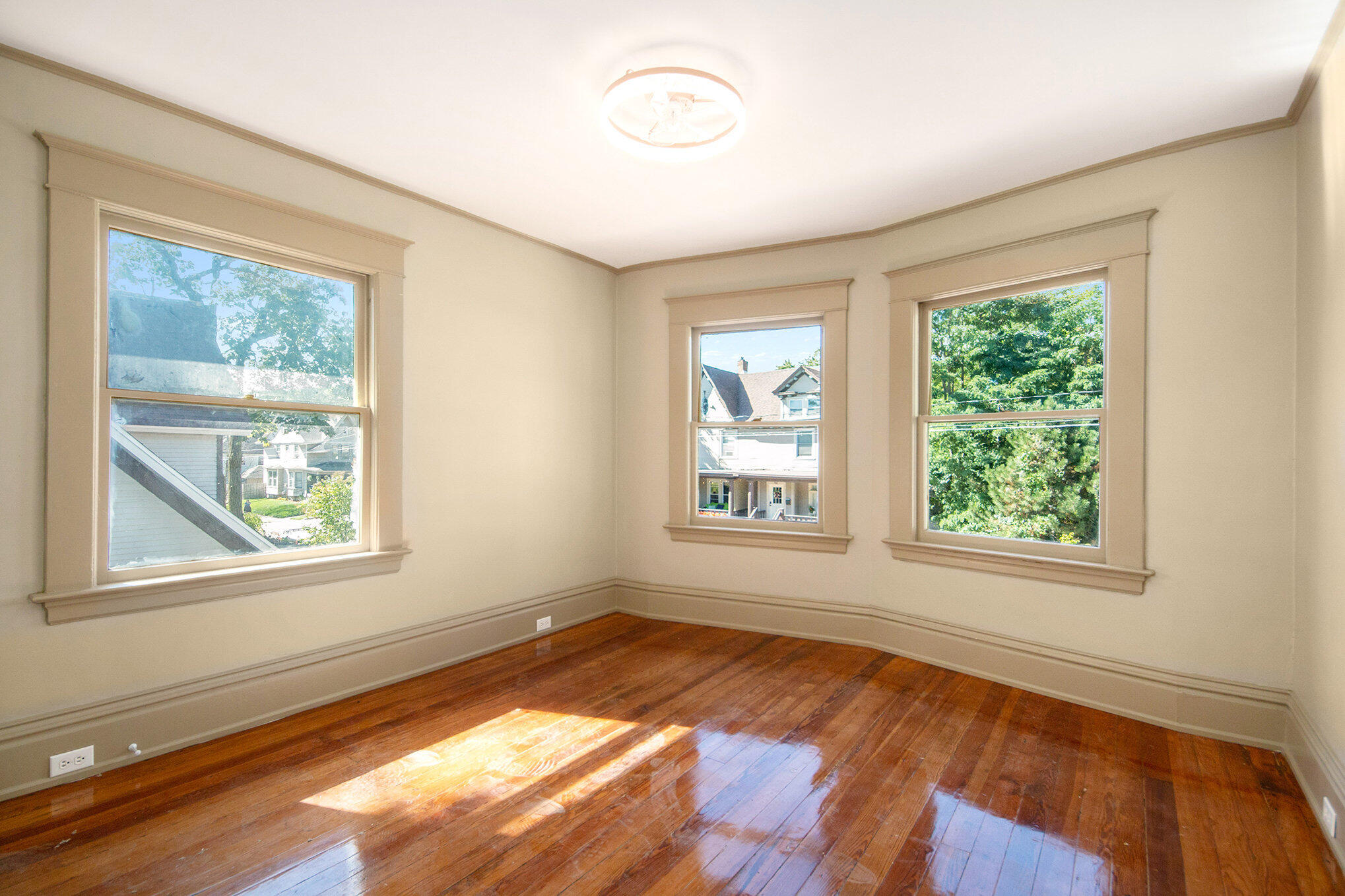 70 Grand Avenue NE