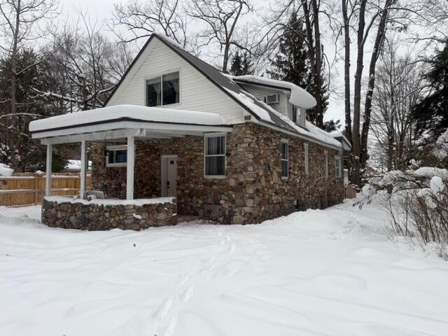 2053 W Parklane