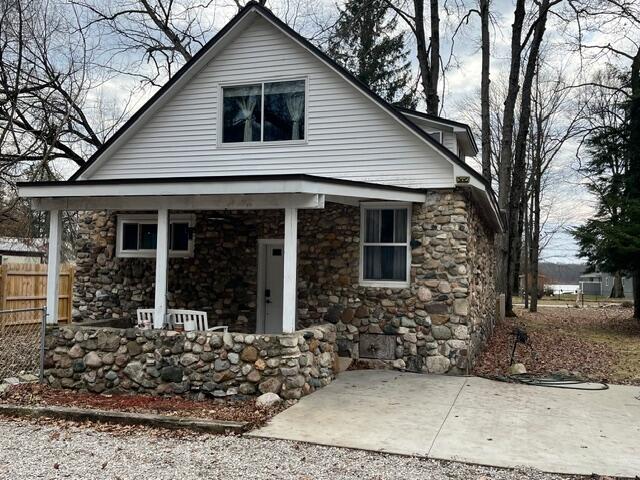 2053 W Parklane