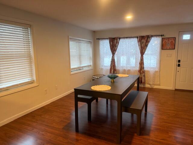 2053 W Parklane