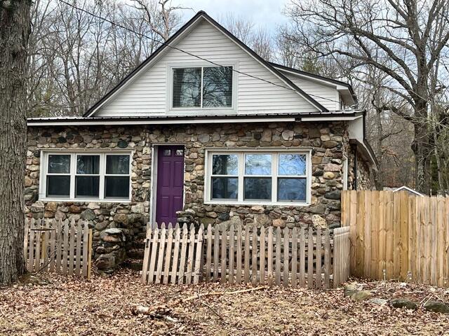 2053 W Parklane