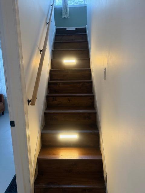 2053 W Parklane
