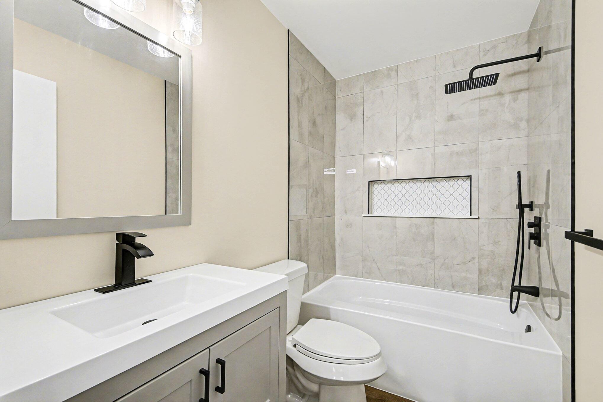 2671 Stonebluff Drive SW