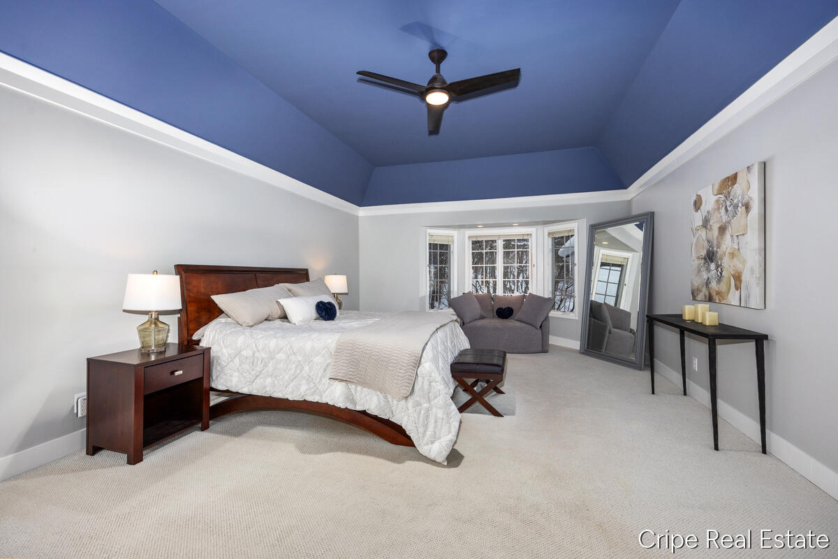 1620 Foothills Trail NE