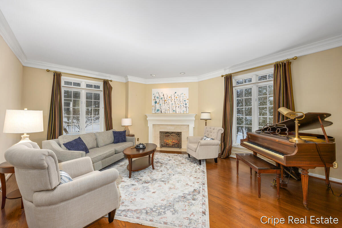 1620 Foothills Trail NE