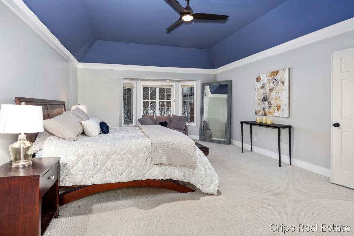 1620 Foothills Trail NE