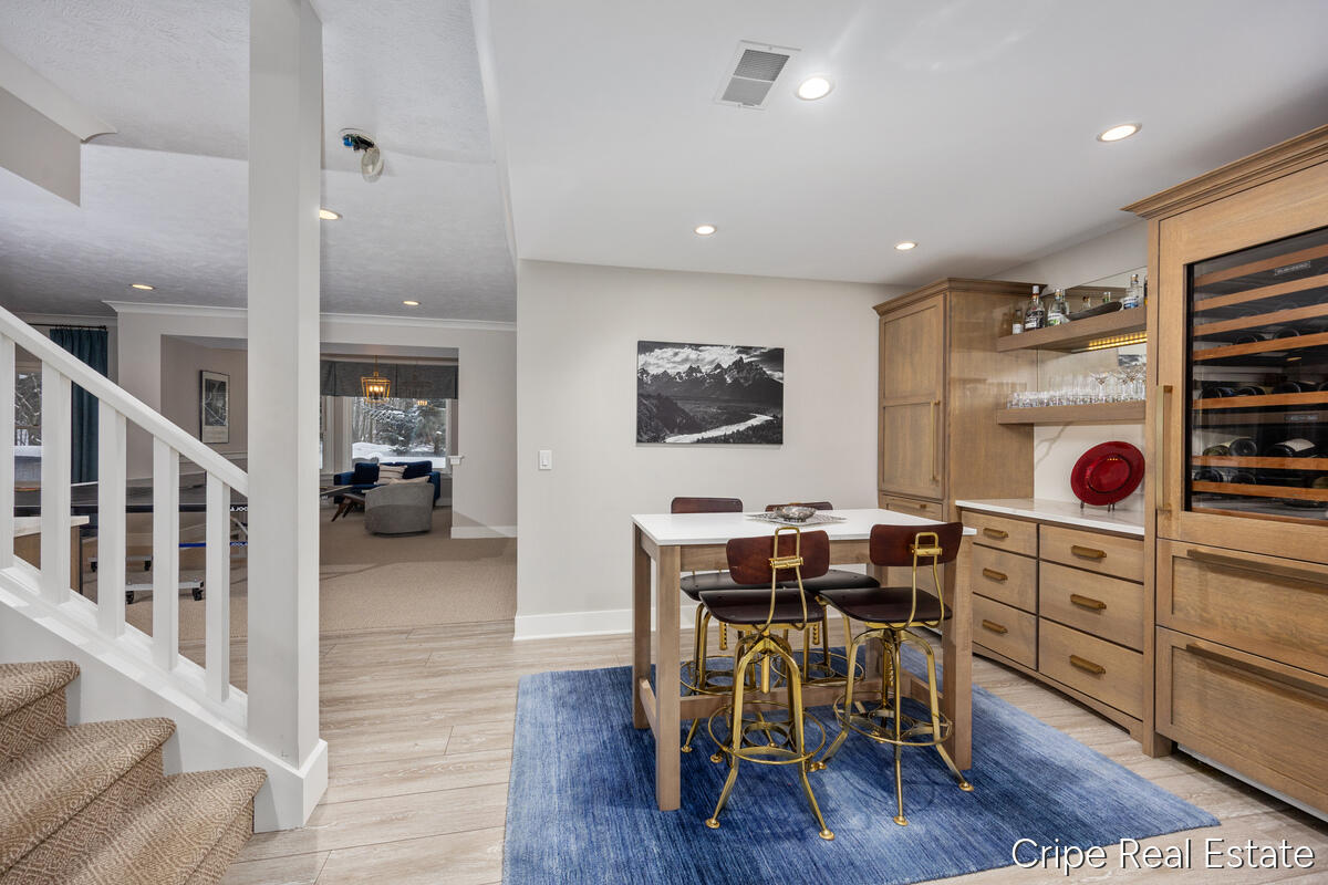 1620 Foothills Trail NE