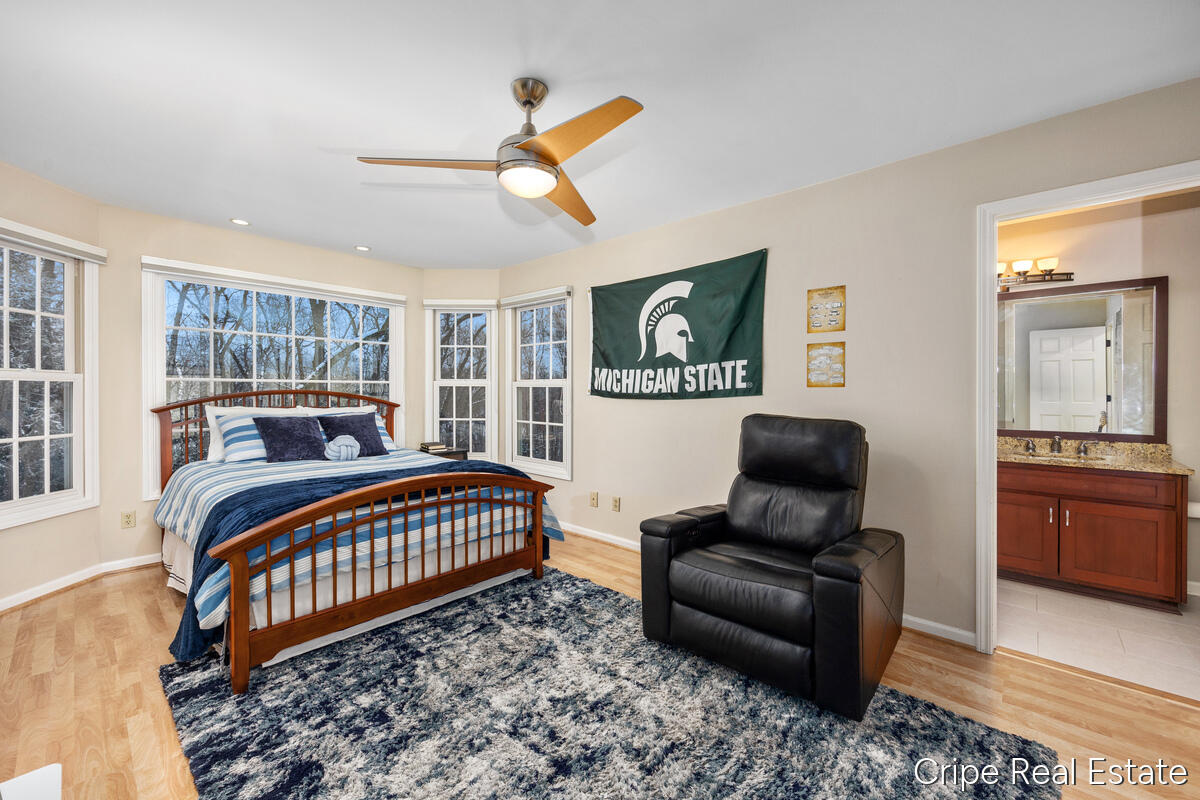 1620 Foothills Trail NE