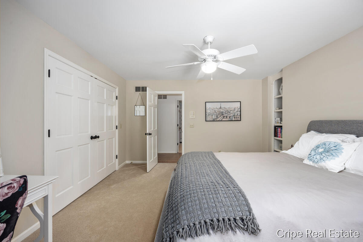 1620 Foothills Trail NE