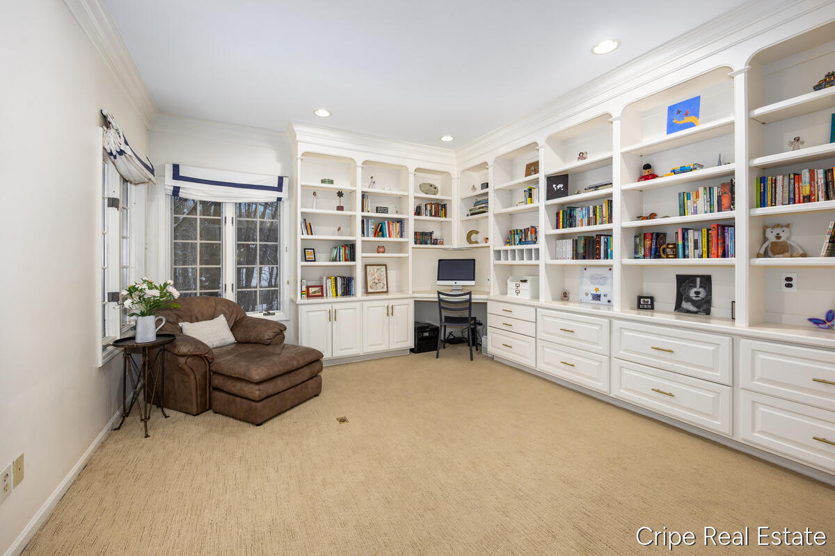 1620 Foothills Trail NE