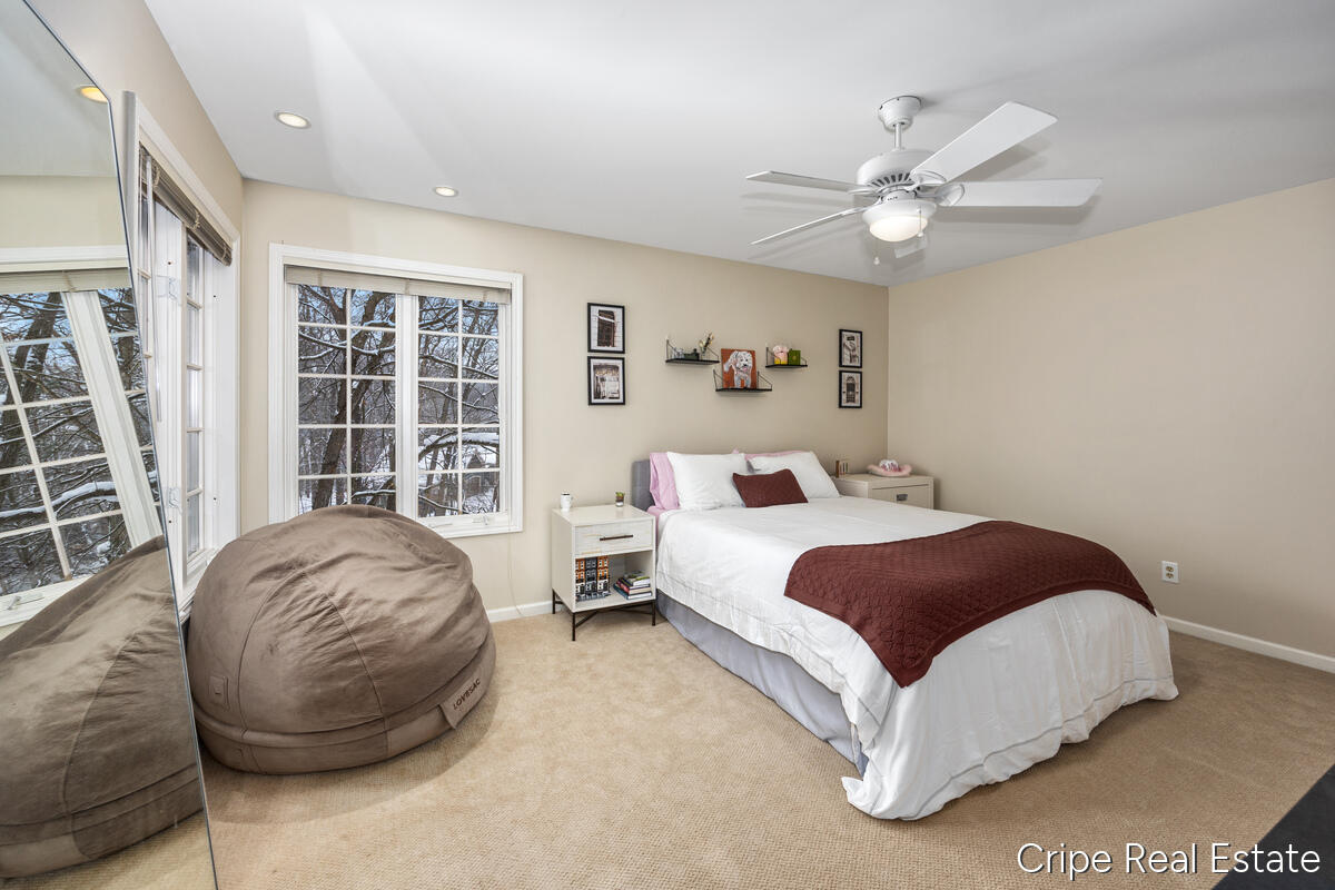 1620 Foothills Trail NE