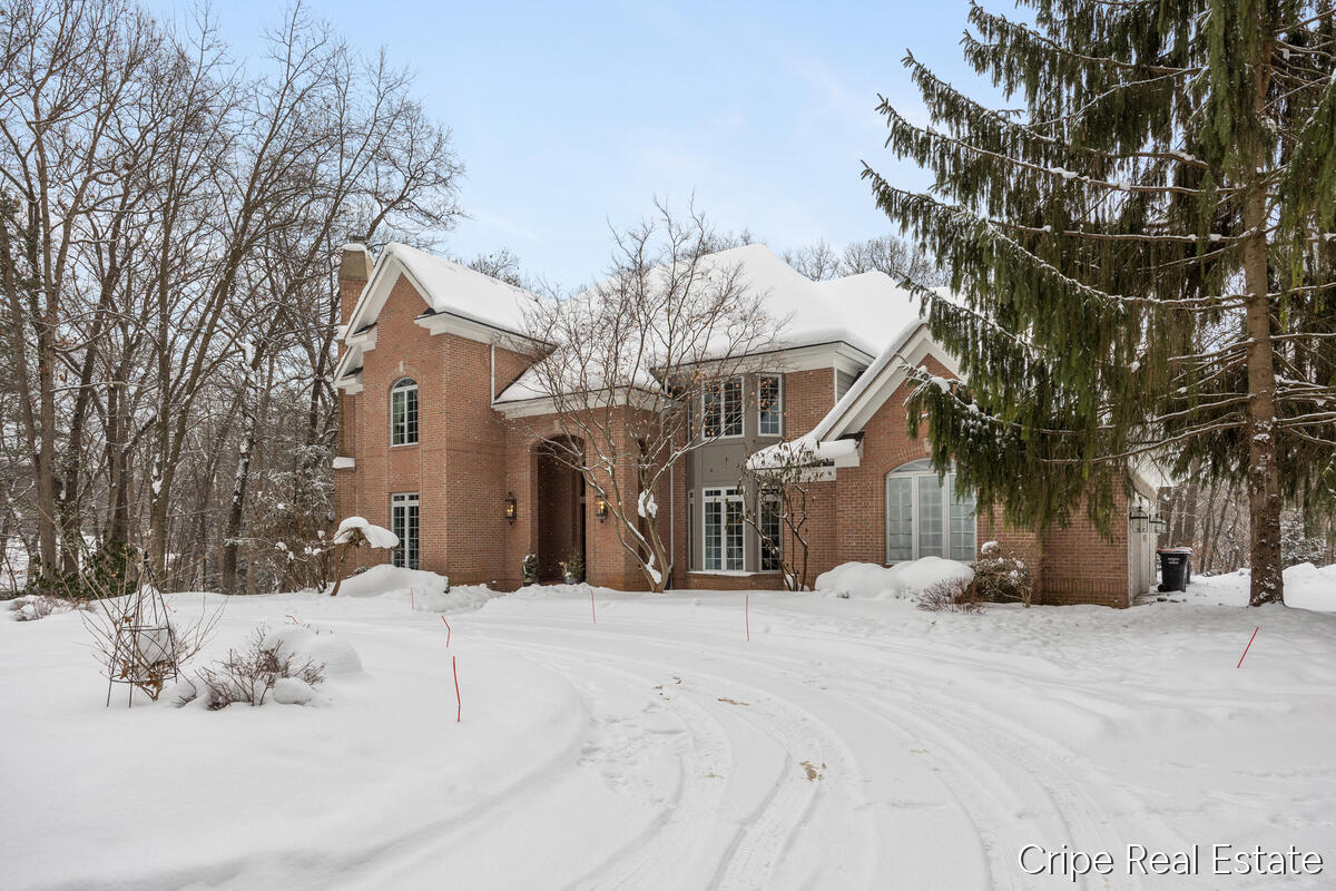 1620 Foothills Trail NE