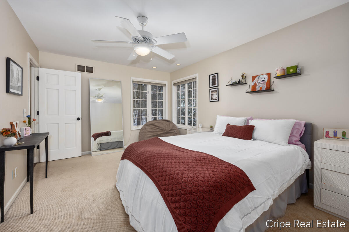 1620 Foothills Trail NE