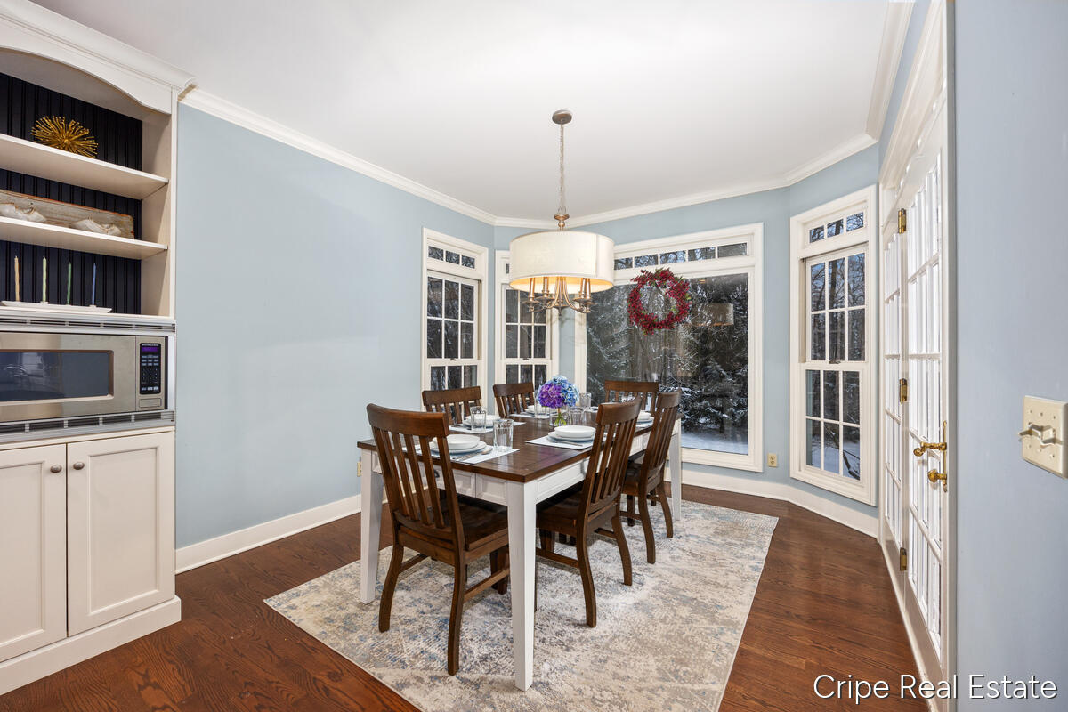 1620 Foothills Trail NE