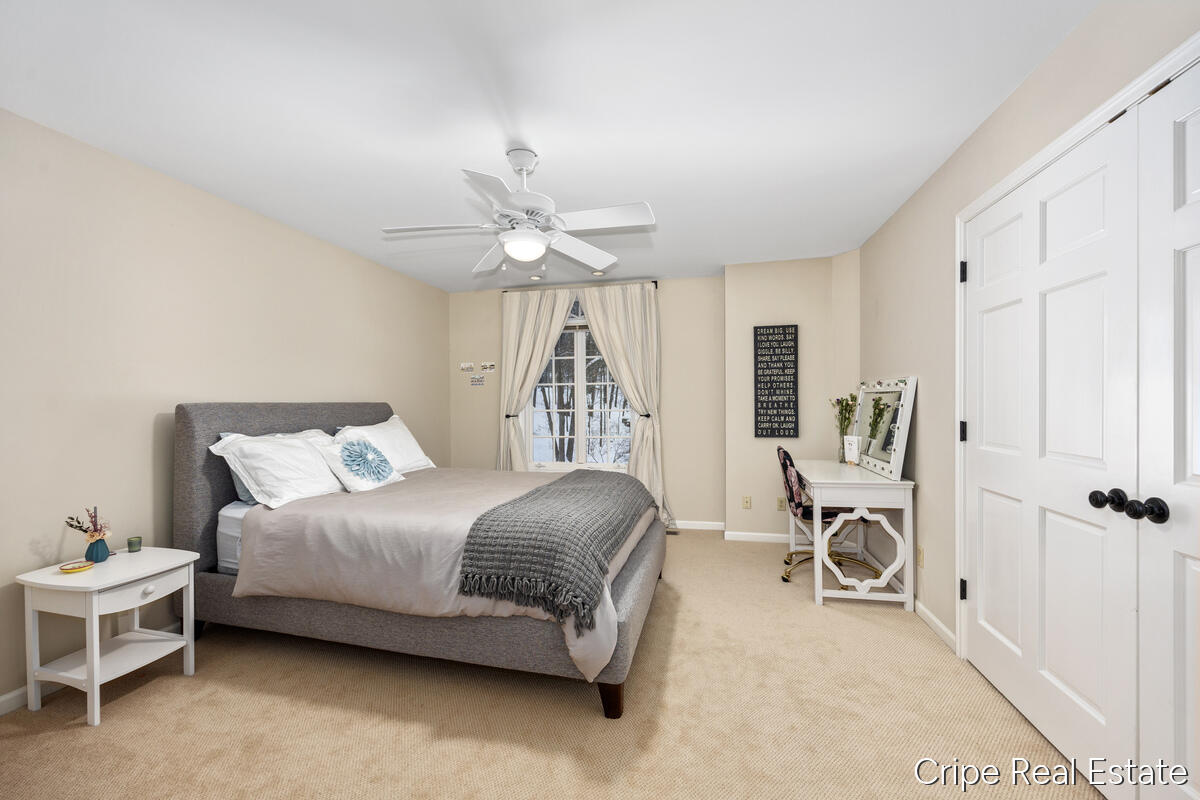 1620 Foothills Trail NE