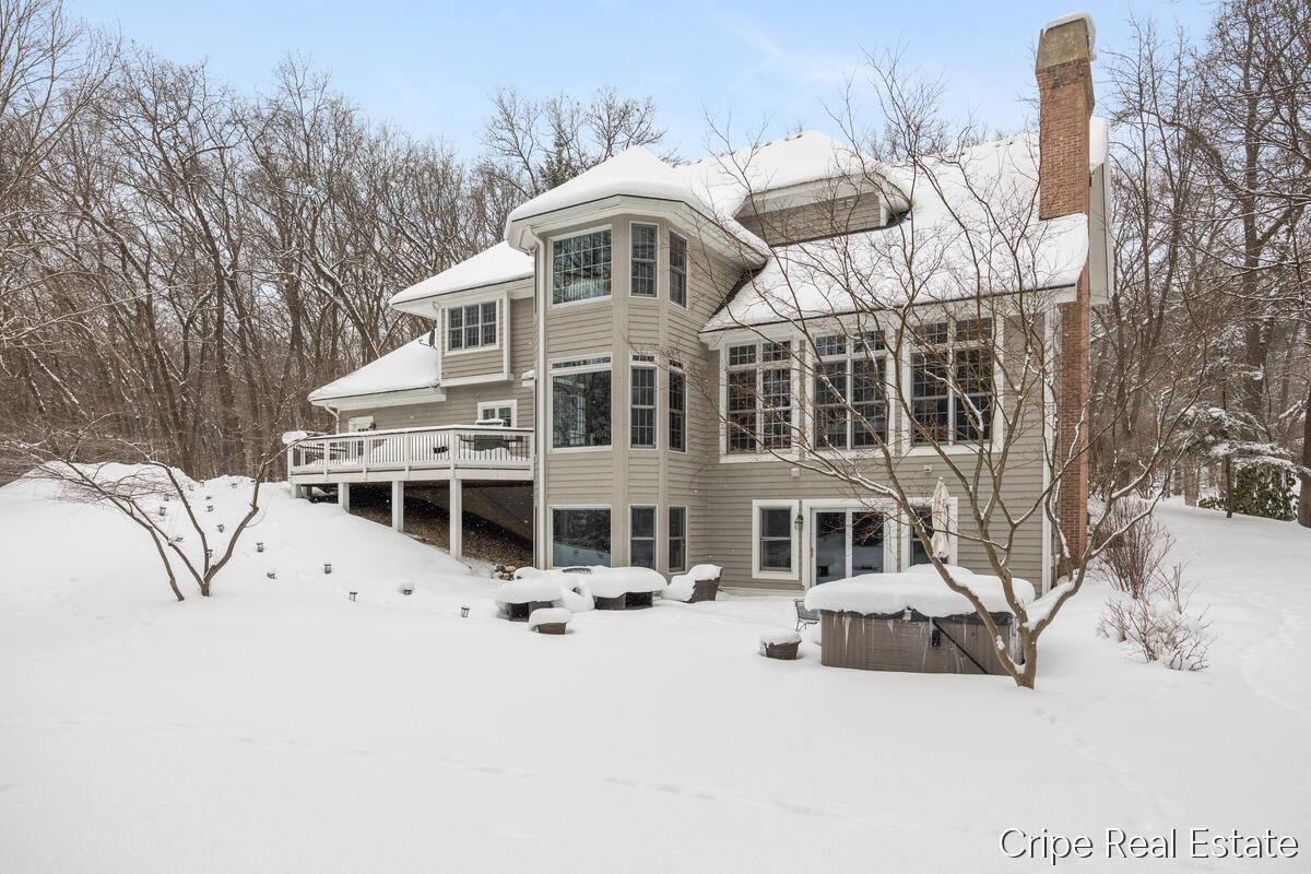 1620 Foothills Trail NE