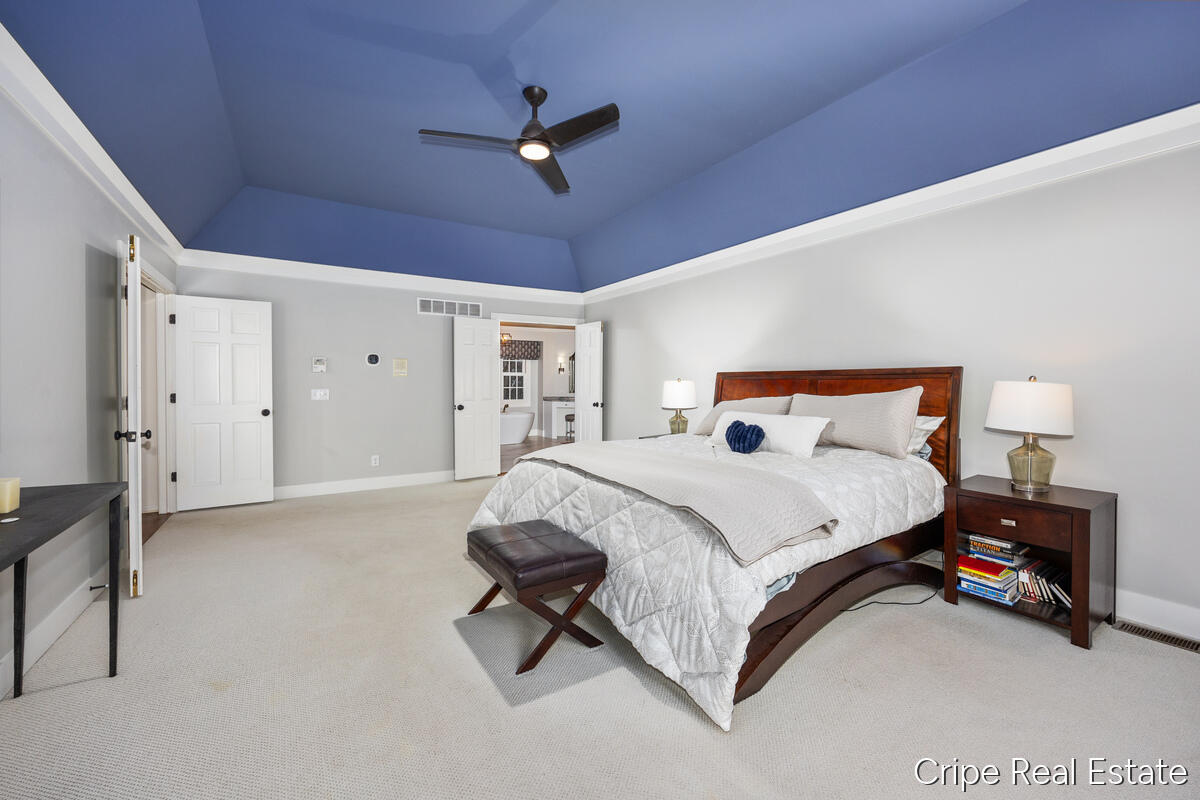 1620 Foothills Trail NE