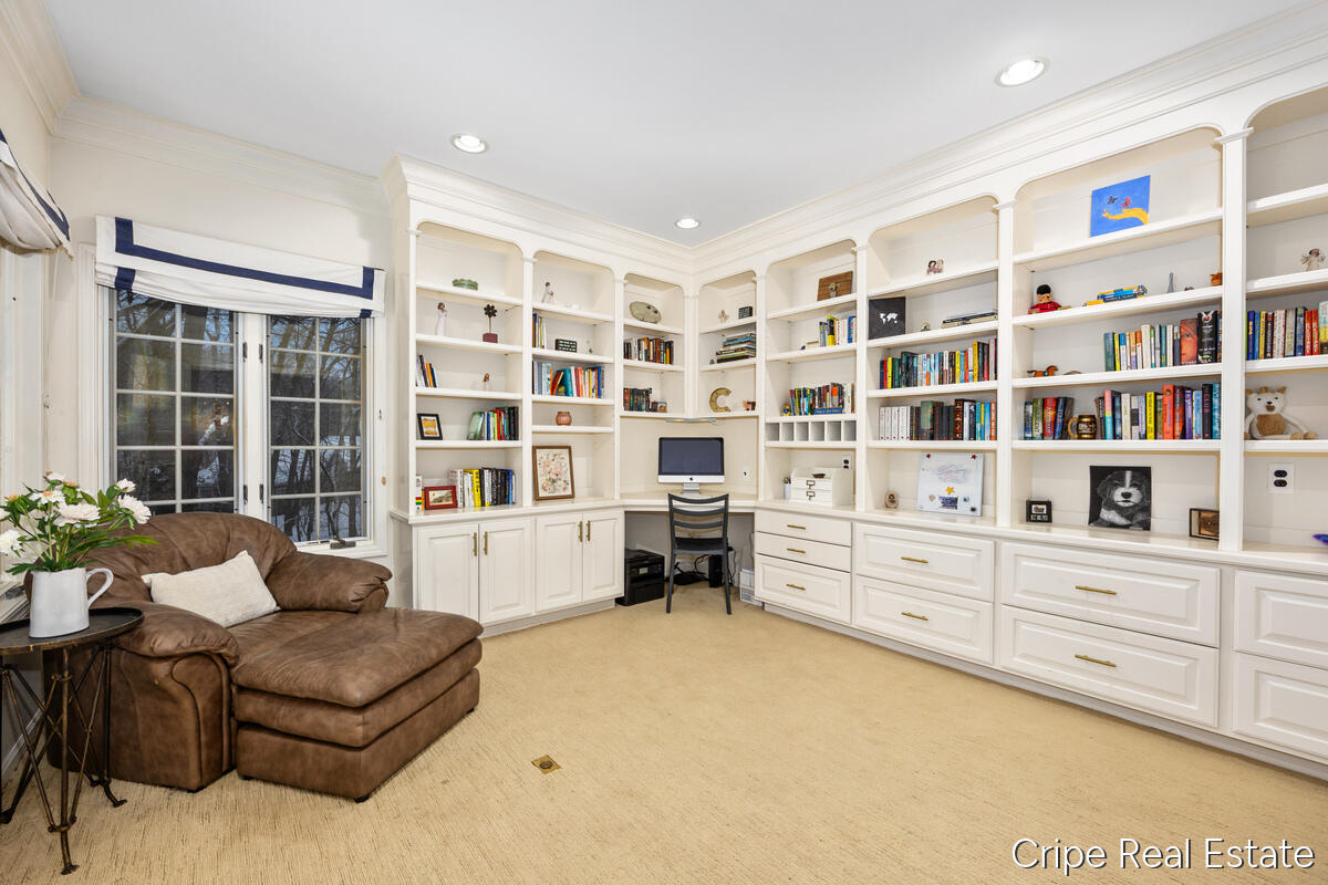 1620 Foothills Trail NE