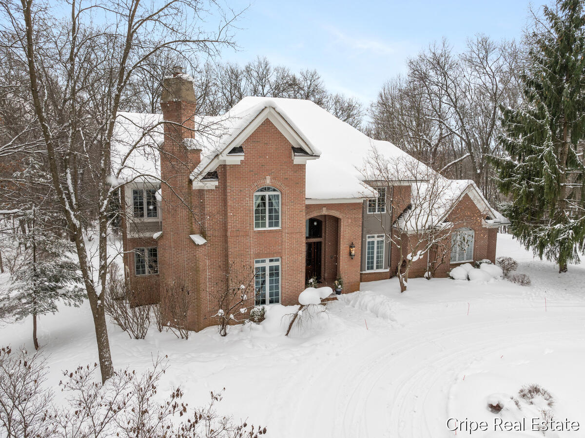 1620 Foothills Trail NE