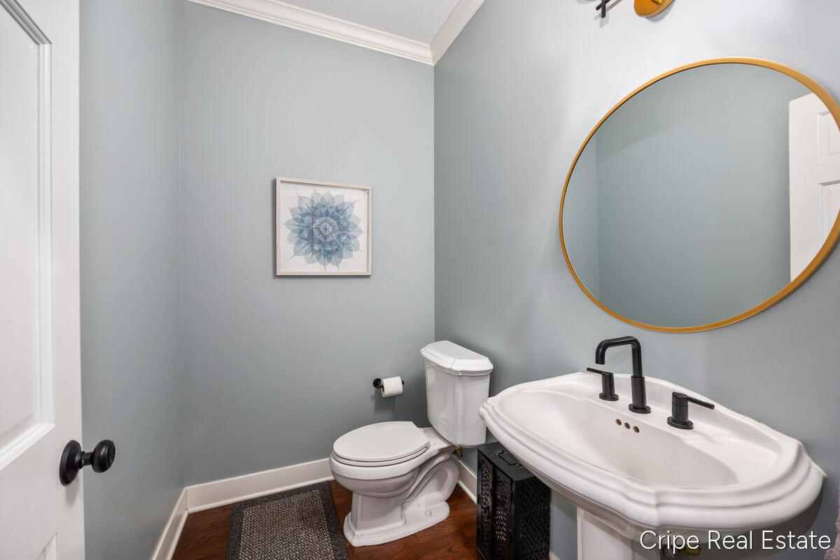 1620 Foothills Trail NE