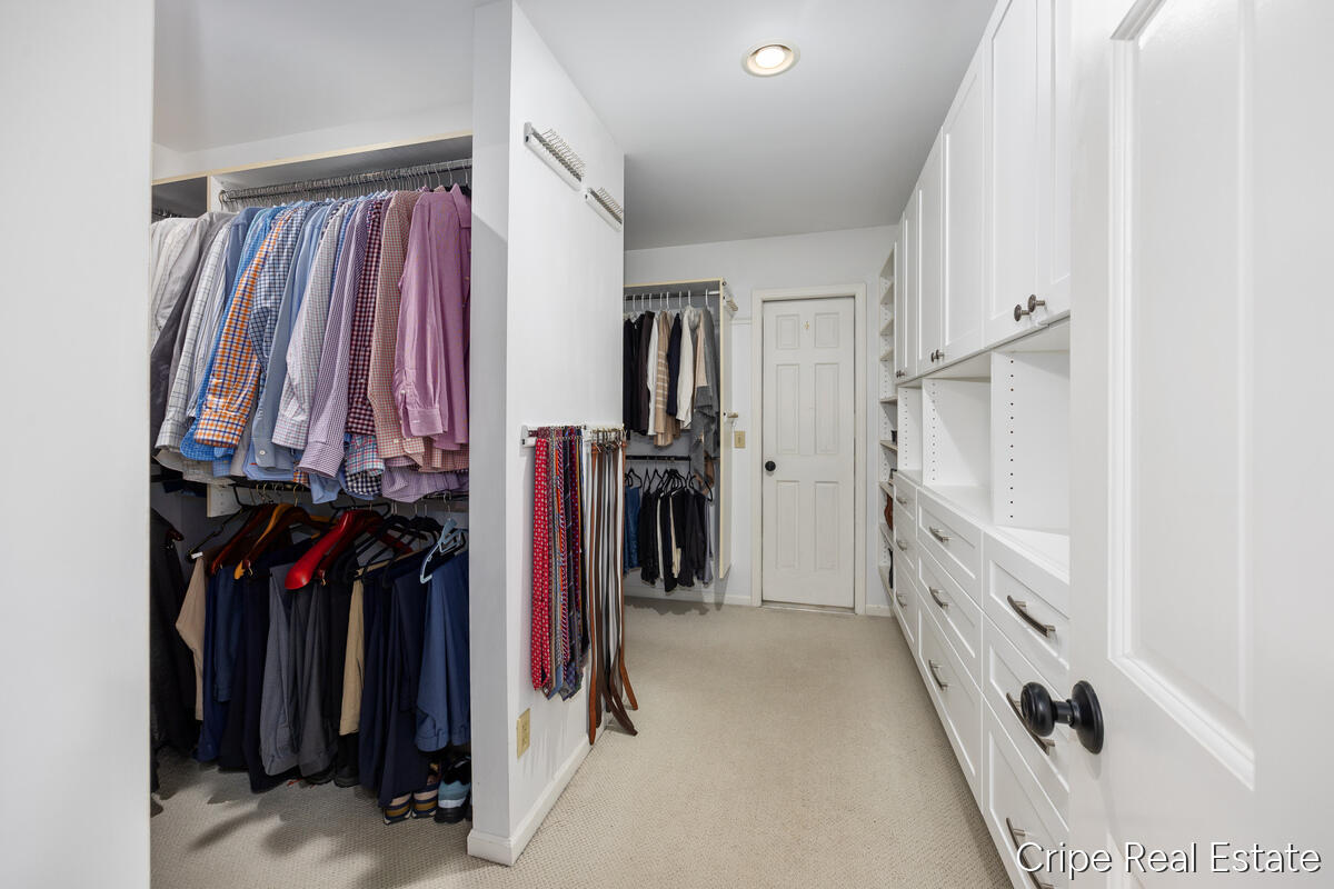 1620 Foothills Trail NE