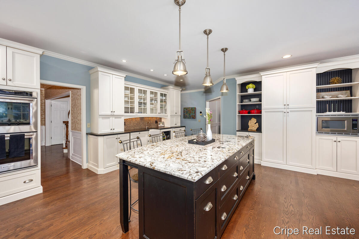 1620 Foothills Trail NE