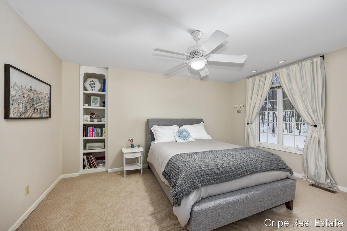 1620 Foothills Trail NE